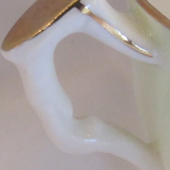 Aynsley Teacup and Saucer Romantic Roses on Soft Green, Crocus Shape, Gilt I253 - Picture 10 of 10